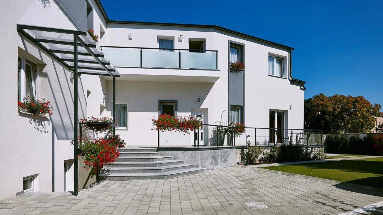 Mehrfamilienhaus zum Kauf als Kapitalanlage geeignet 730.000 € 317 m²<br/>Wohnfläche 500 m²<br/>Grundstück Sopron 9406