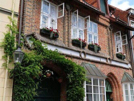 Einfamilienhaus zum Kauf 1.455.000 € 9 Zimmer 300 m² 254 m² Grundstück Altstadt Lüneburg 21335