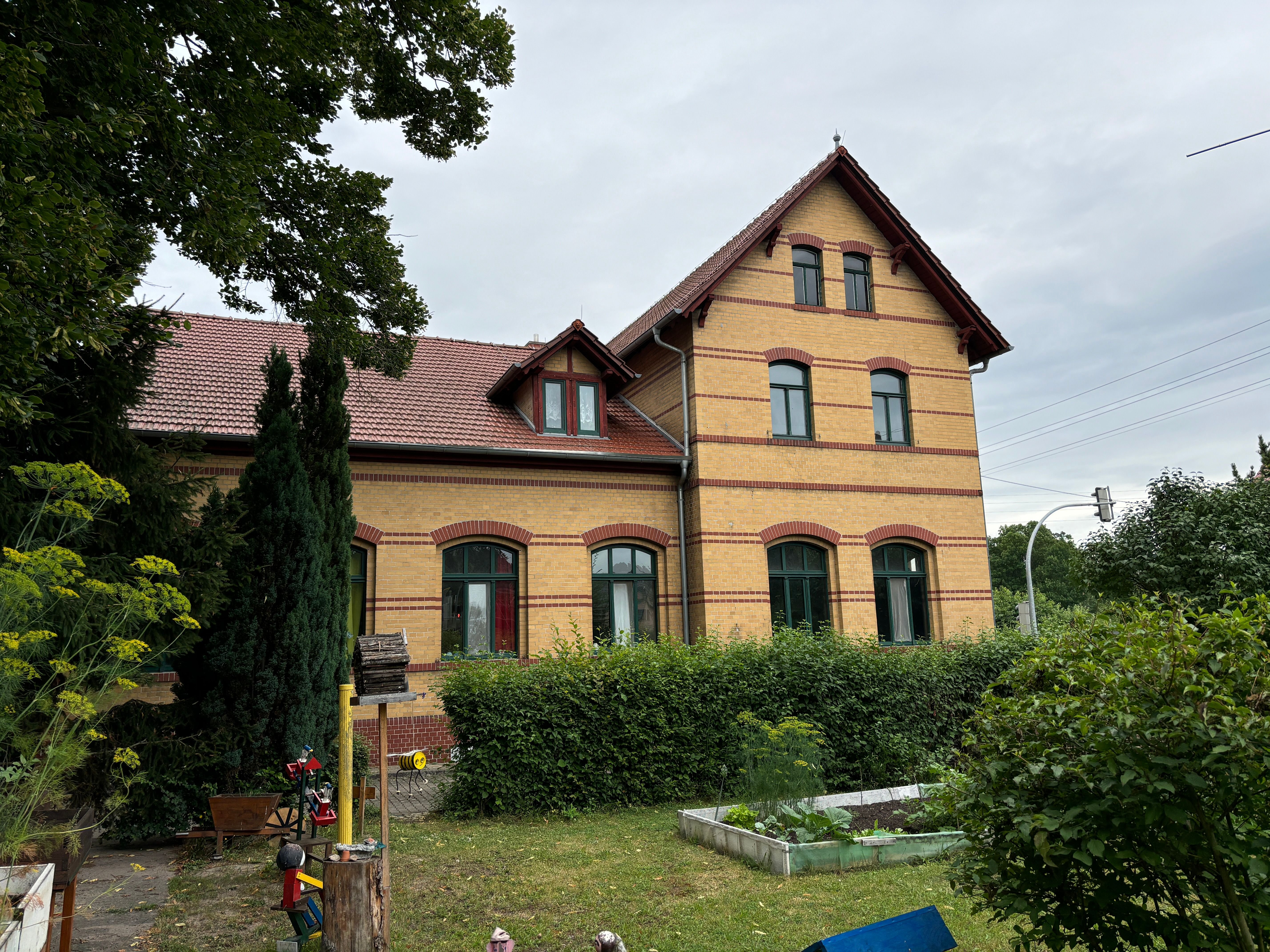 Mehrfamilienhaus zum Kauf 573.730 € 436 m²<br/>Wohnfläche 2.474 m²<br/>Grundstück ab sofort<br/>Verfügbarkeit Kahla 07768