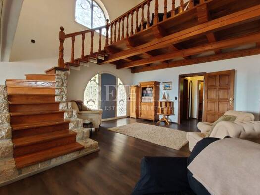 Einfamilienhaus zum Kauf 1.050.000 € 8 Zimmer 2.010 m² Grundstück Crikvenica 51260