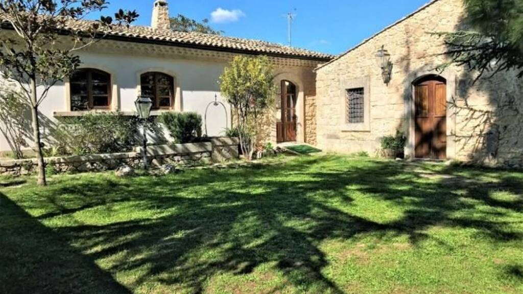 Haus zum Kauf 890.000 € 11 Zimmer 500 m² 100.000 m² Grundstück Noto 96017