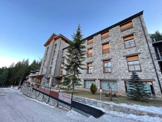 Haus zum Kauf 3.500.000 € 1 Zimmer 2.731 m² Alp 17537