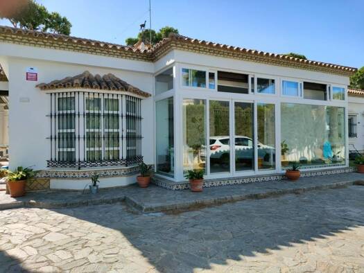 Chalet zum Kauf 1.450.000 € 5 Zimmer 346 m² 1.172 m² Grundstück Chiclana de la Frontera 11130