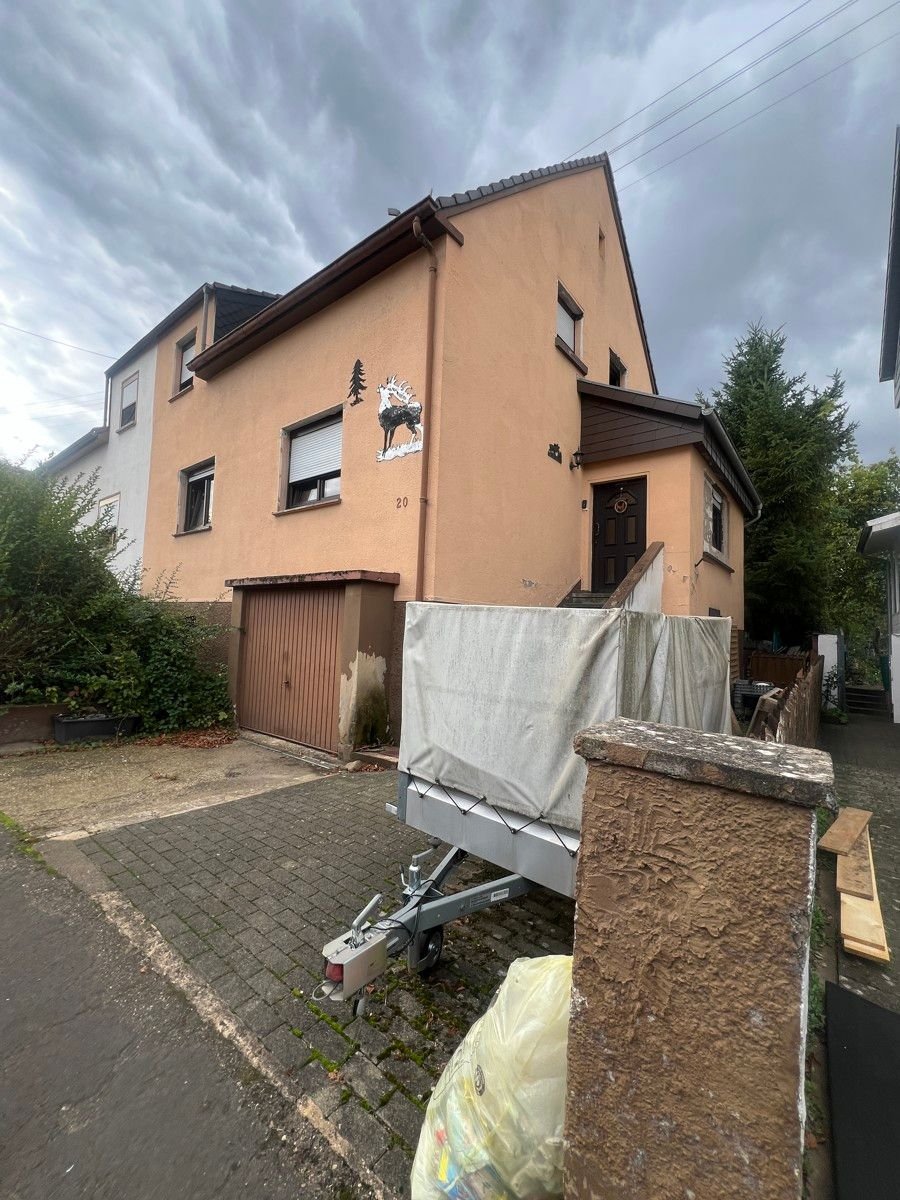 Einfamilienhaus zum Kauf 145.000 € 10 Zimmer 175 m²<br/>Wohnfläche Hostenbach Wadgassen / Hostenbach 66787