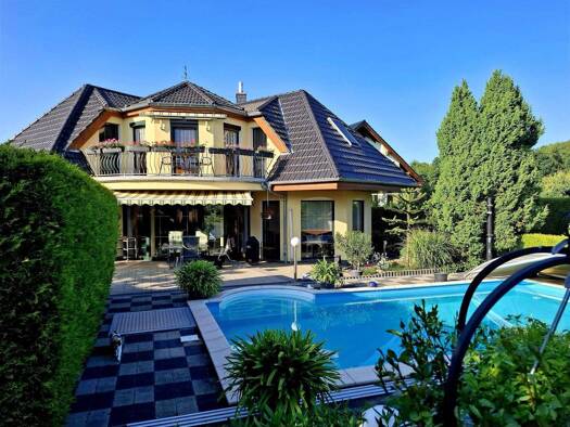 Einfamilienhaus zum Kauf 395.000 € 6 Zimmer 160 m² 1.050 m² Grundstück Koselitz Röderaue 01609