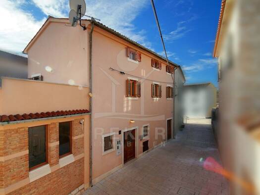 Mehrfamilienhaus zum Kauf 540.000 € 4 Zimmer 242 m² Bale