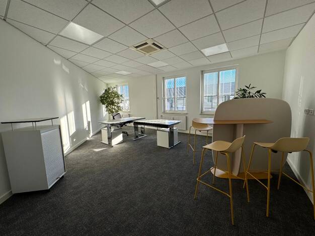 Bürofläche zur Miete provisionsfrei 890 € 53 m² Bürofläche Carl-Zeiss-Ring Ismaning 85737