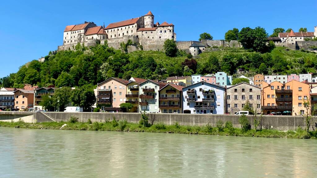 Mehrfamilienhaus zum Kauf 770.000 € 15 Zimmer 522 m² 354 m² Grundstück Burghausen 84489