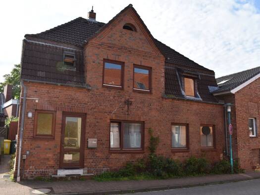 Haus zum Kauf 119.000 € 5 Zimmer 134 m² 224 m² Grundstück Bredstedt 25821