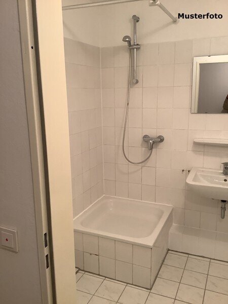 Wohnung zur Miete 501,20 € 3 Zimmer 71,6 m²<br/>Wohnfläche 2.<br/>Geschoss 25.09.2024<br/>Verfügbarkeit Bremer Straße 311 Iprump - Stickgras II - Bezirk 2 Delmenhorst 27751