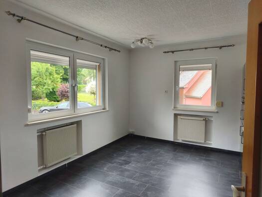 Wohnung zur Miete 770 € 2,5 Zimmer 77 m² Geschoss EG/2 frei ab 01.08.2026 Feuchtwangen 91555