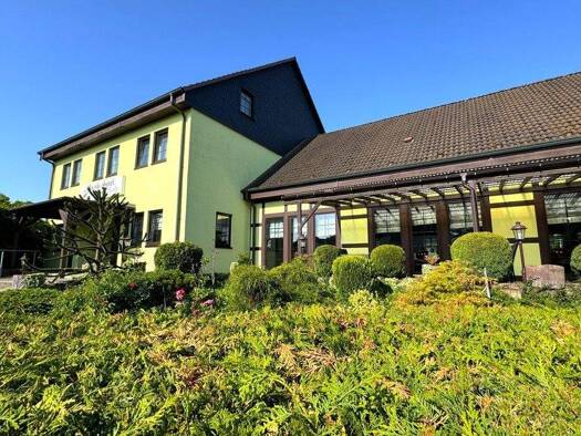 Hotel zum Kauf 999.999 € 12 Zimmer 21 Betten 240 m² Gastrofläche Jeßnitz 06800