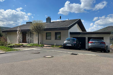 Einfamilienhaus zum Kauf provisionsfrei 379.000 € 7 Zimmer 155 m² 736 m² Grundstück Freudenberg Freudenberg 97896