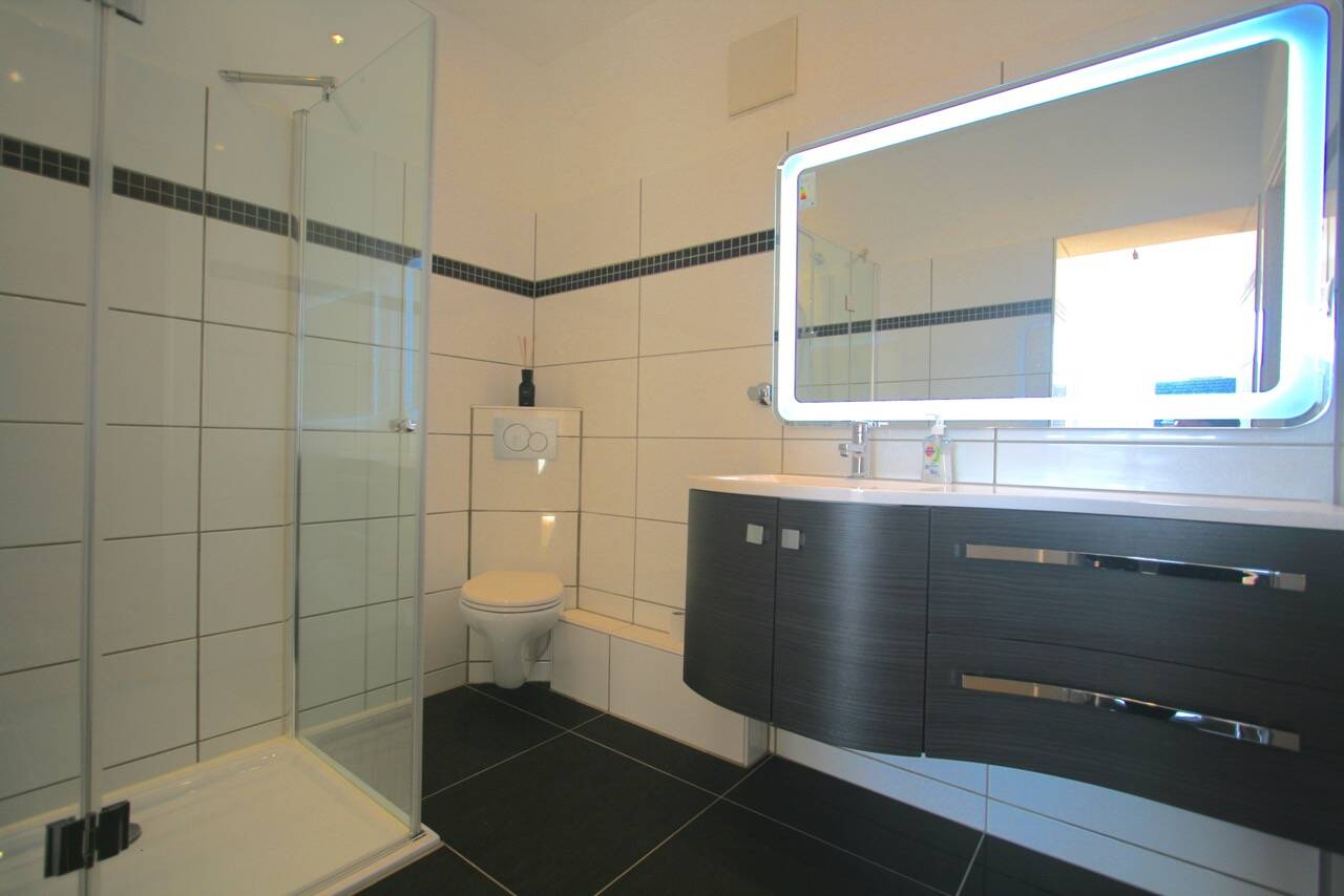 Property thumbnail 11