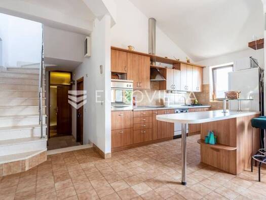 Haus zum Kauf 808.000 € 7 Zimmer 420 m² Ciovo Trogir 21220
