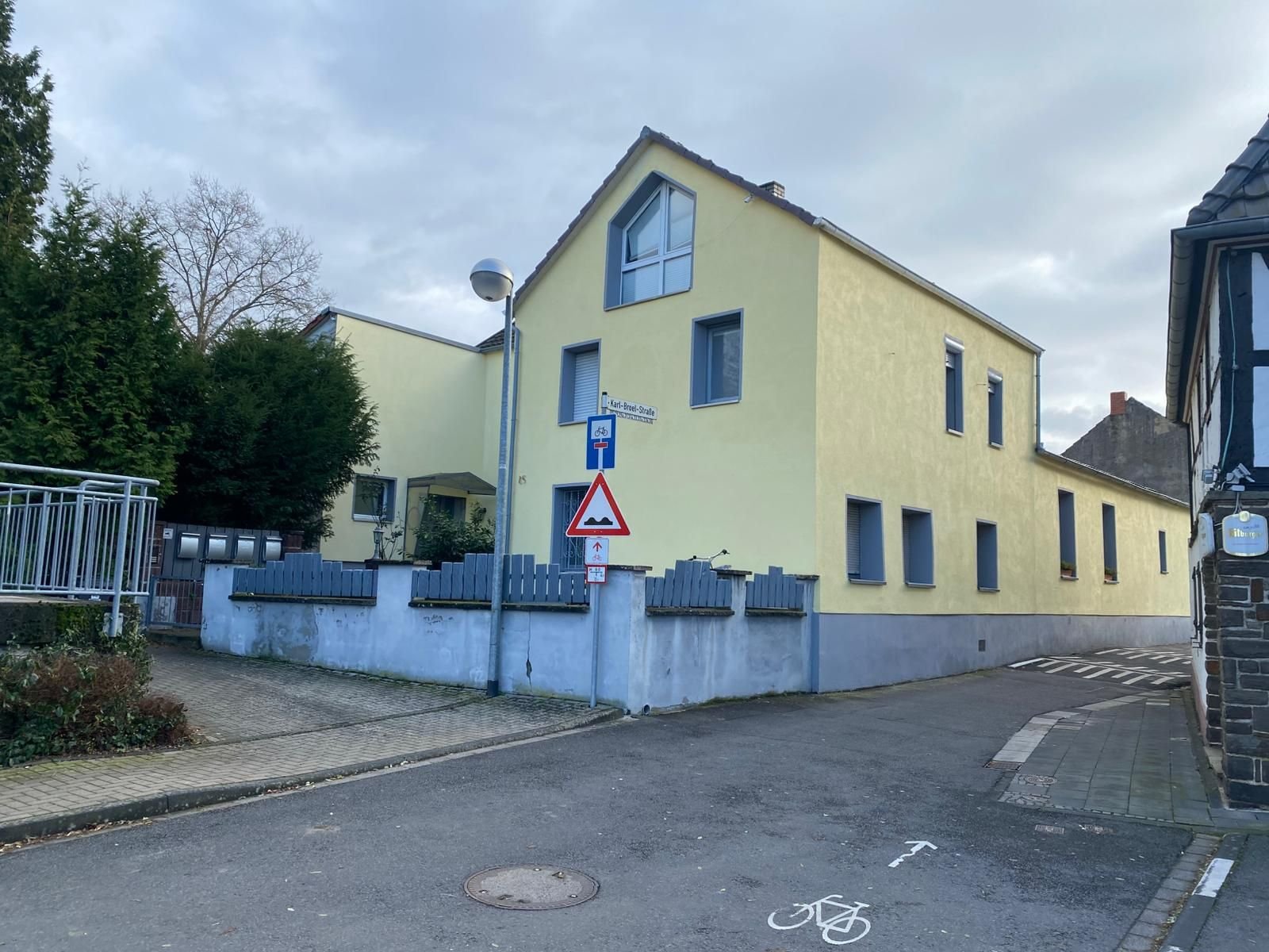 Studio zur Miete 1.500 € 3 Zimmer 85 m²<br/>Wohnfläche EG<br/>Geschoss 01.01.2025<br/>Verfügbarkeit Karl Broel Straße 25 Rhöndorf Bad Honnef 53604