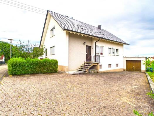 Einfamilienhaus zum Kauf 325.000 € 8 Zimmer 138 m² 736 m² Grundstück Denkingen 78588
