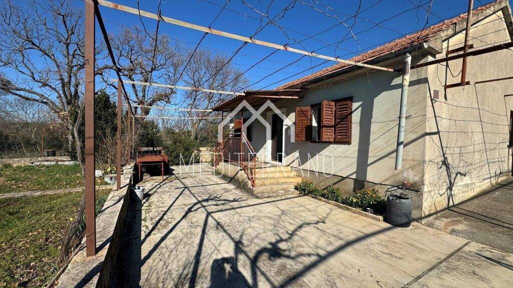 Einfamilienhaus zum Kauf 180.000 € 4 Zimmer 325 m² Grundstück Sibenik - Okolica 22000