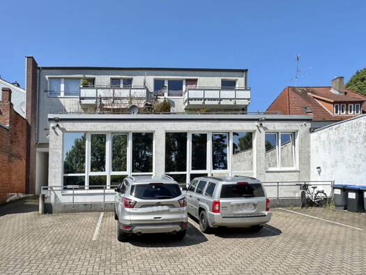 Wohn- und Geschäftshaus zum Kauf als Kapitalanlage geeignet 915.000 € 578,2 m² 2.463 m² Grundstück Lübeck / Schlutup 23568