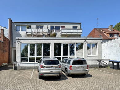 Wohn- und Geschäftshaus zum Kauf als Kapitalanlage geeignet 915.000 € 578,2 m² 2.463 m² Grundstück Lübeck / Schlutup 23568