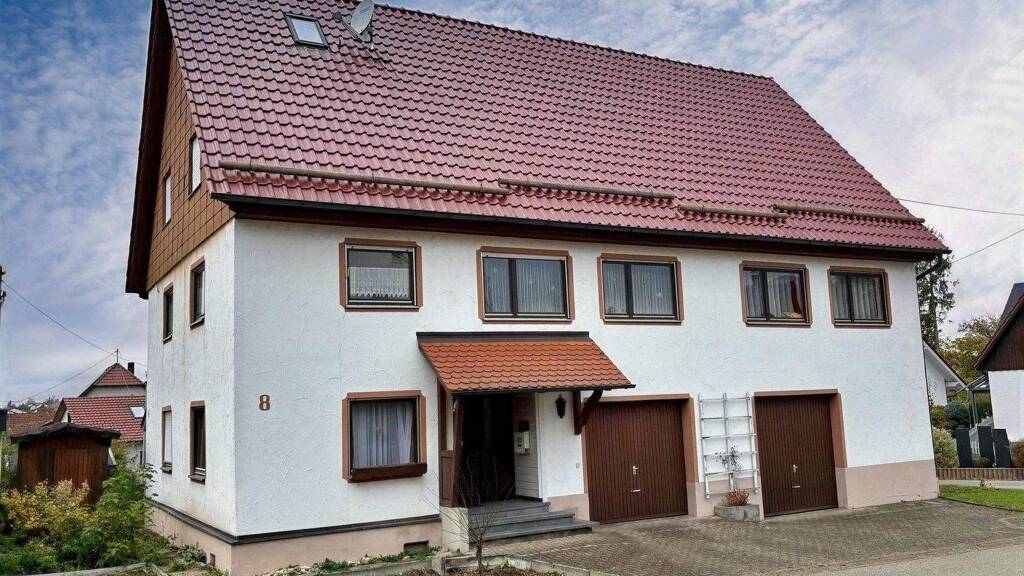 Einfamilienhaus zum Kauf 389.000 € 6 Zimmer 139 m² 697 m² Grundstück frei ab sofort Heselwangen Balingen 72336