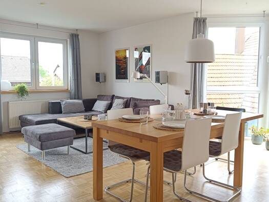 Wohnung zur Miete 1.250 € 4 Zimmer 93 m² Geschoss 1/2 frei ab 01.09.2026 Waldbüttelbrunn 97297