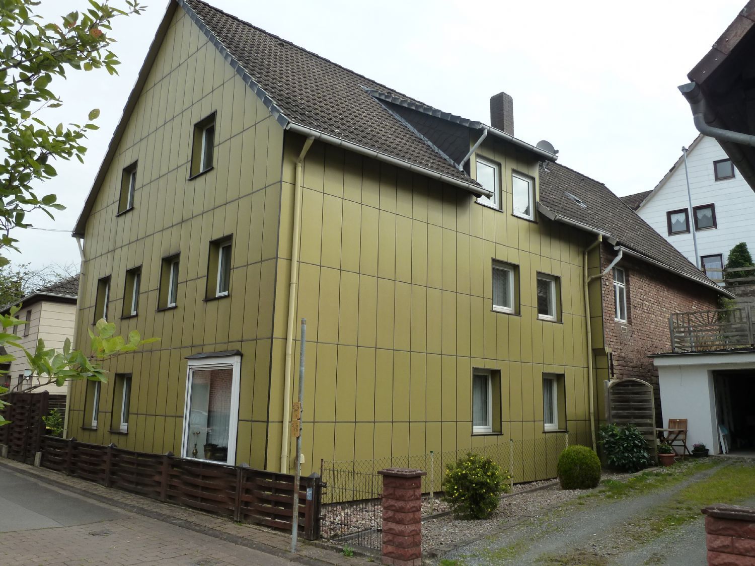 Einfamilienhaus zum Kauf 85.000 € 9 Zimmer 165 m²<br/>Wohnfläche 371 m²<br/>Grundstück Halle Halle 37620