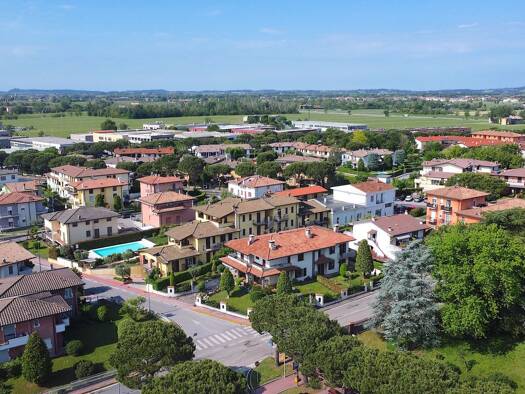 Haus zum Kauf 700.000 € 4 Zimmer 365 m² 580 m² Grundstück frei ab sofort Via XX Settembre Sirmione 25019