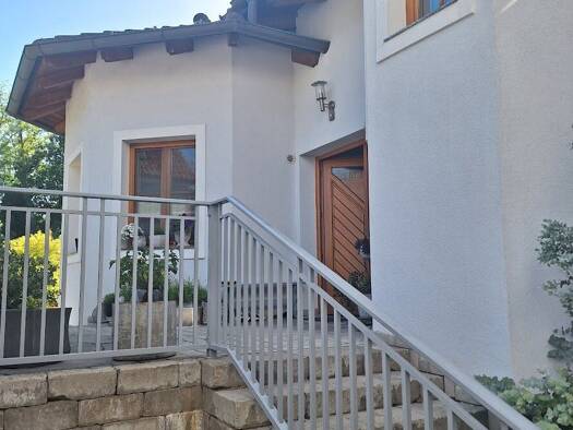 Immobilie in Ebreichsdorf - Haus zum Kauf - Ebreichsdorf - 750.000 € - 4 Zimmer, 170 m², 601 m² Grundstück, frei ab 01.10.2026 - Bild 0