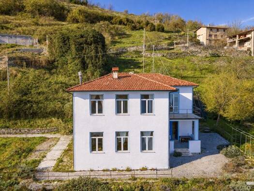 Rustico zum Kauf 250.000 € 4 Zimmer 297 m² 2.000 m² Grundstück frei ab sofort Castelnuovo di Garfagnana