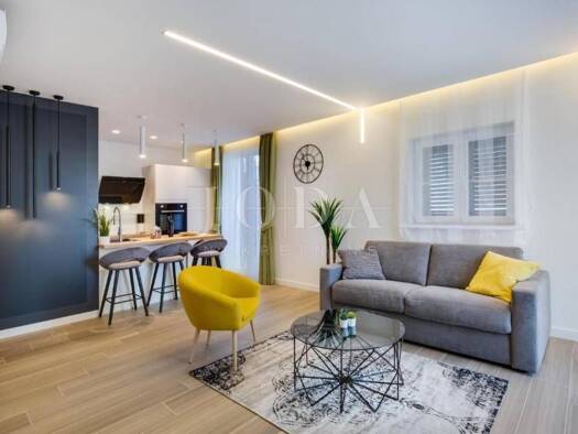 Wohnung zum Kauf 320.000 € 2 Zimmer 65 m² 4. Geschoss Zadar