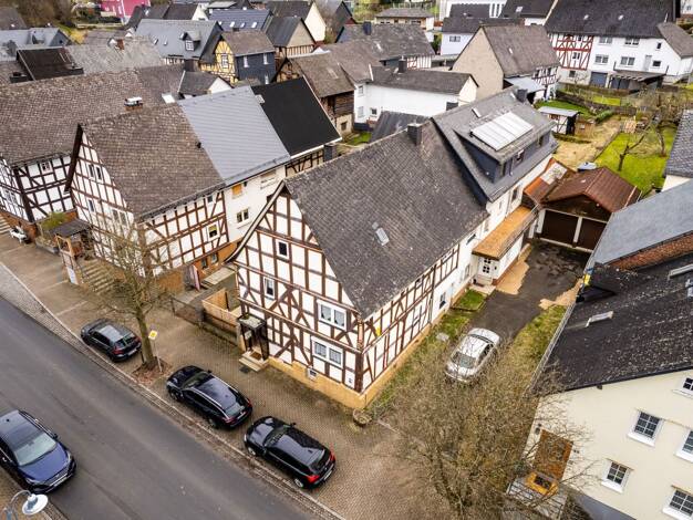 Mehrfamilienhaus zum Kauf 200.000 € 16 Zimmer 373,3 m² 581 m² Grundstück Eibach Dillenburg 35690
