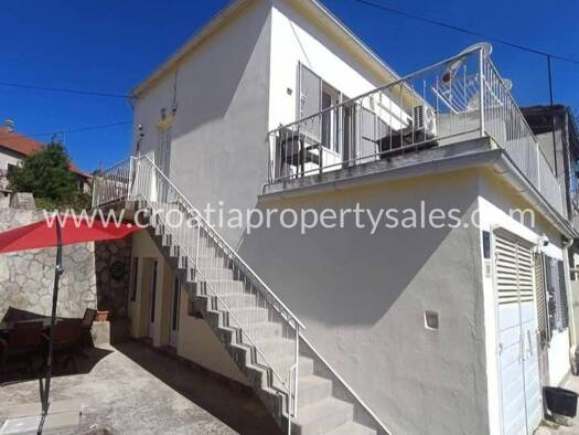 Haus zum Kauf 495.000 € 5 Zimmer 93 m² Hvar