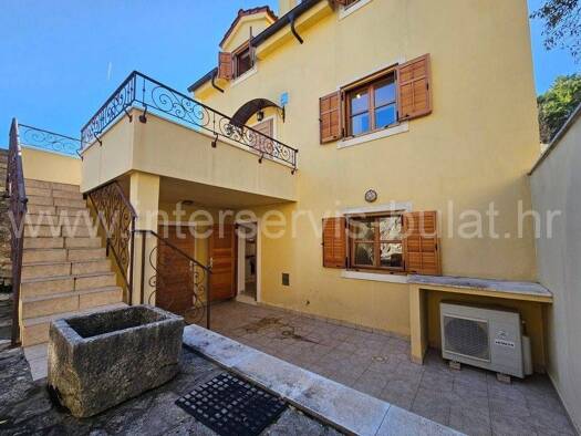 Haus zur Miete 850 € 8 Zimmer 150 m² Skradin