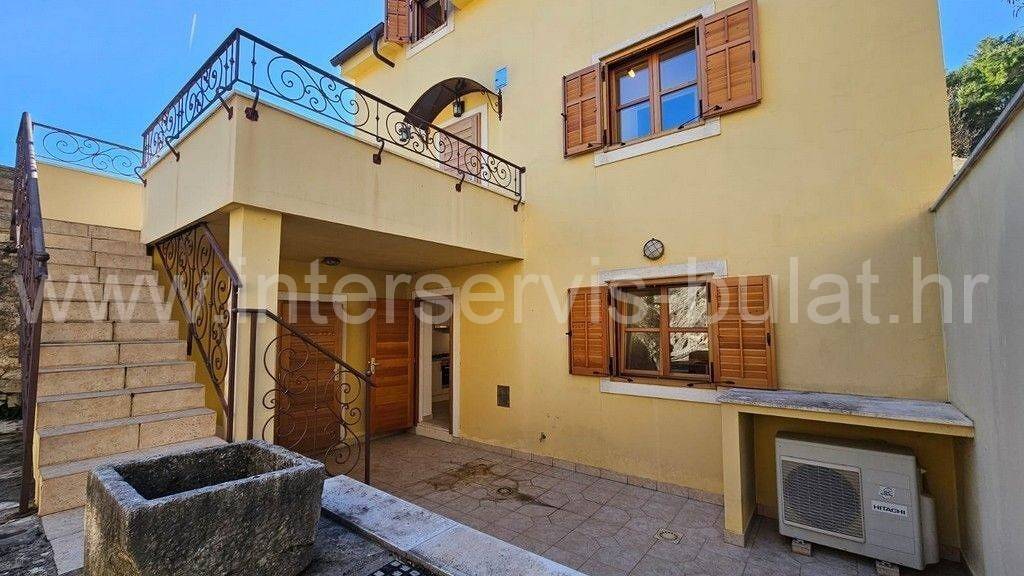 Haus zur Miete 850 € 8 Zimmer 150 m² Skradin