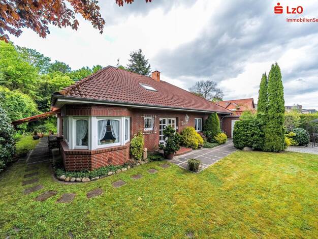 Einfamilienhaus zum Kauf 695.000 € 4 Zimmer 215,8 m² 1.759 m² Grundstück Oldenburg 26125