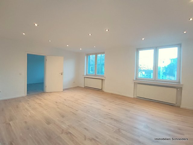 Wohnung zur Miete 700 € 3 Zimmer 90 m²<br/>Wohnfläche 3.<br/>Geschoss ab sofort<br/>Verfügbarkeit Metzerstr. 28 Südostviertel Essen 45139