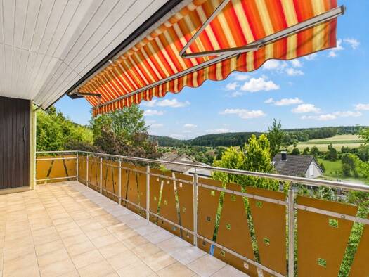 Einfamilienhaus zum Kauf 379.000 € 10 Zimmer 299 m² 1.173 m² Grundstück frei ab sofort Horgen Zimmern ob Rottweil 78658