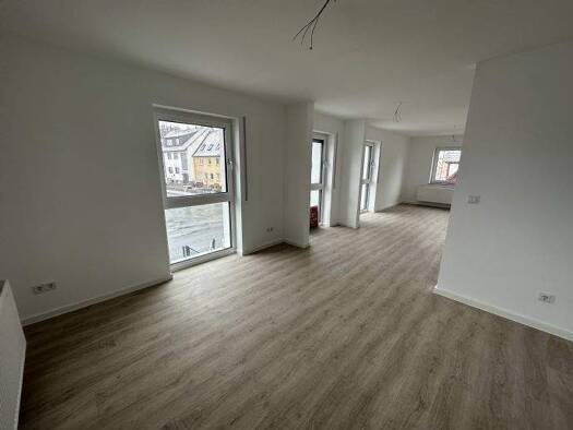 Wohnung zur Miete 1.100 € 3 Zimmer 99,4 m² 1. Geschoss frei ab sofort Bahnhofstrasse 15 Großhabersdorf 90613