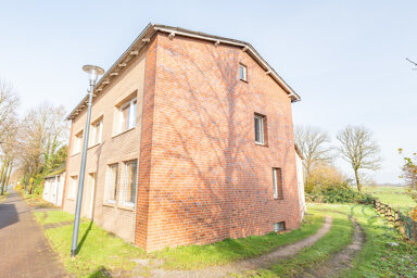 Mehrfamilienhaus zum Kauf 132.000 € 5 Zimmer 176 m² 1.310 m² Grundstück Althemmoor Hemmoor 21745