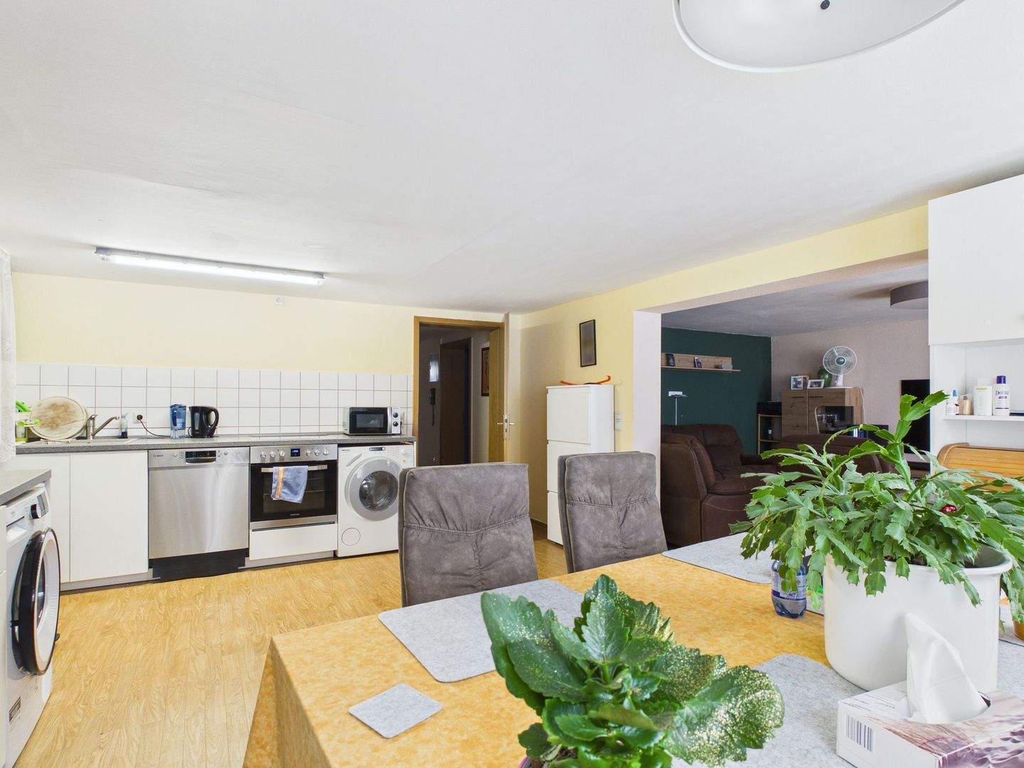 Immobilie in Murrhardt - Kapitalanlage: Mehrfamilienhaus mit Gewerbeeinheit, attraktive Rendite. Das Schmuckstück in Murrhardt - Bild 3