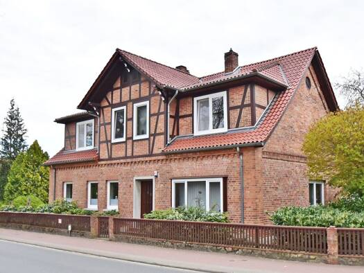 Einfamilienhaus zur Miete 1.200 € 9 Zimmer 200 m² 360 m² Grundstück Fallingbostel Bad Fallingbostel 29683