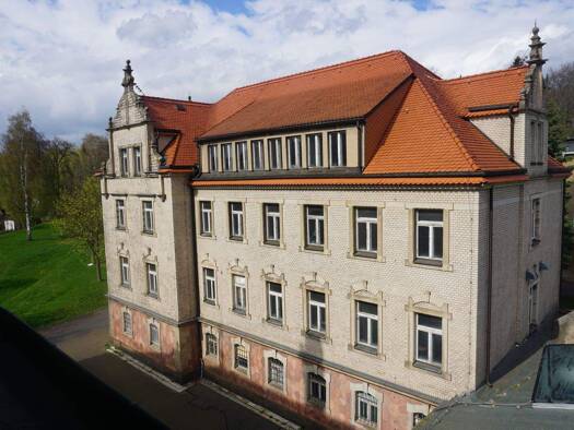 Haus zum Kauf 999.000 € 80 Zimmer 4.300 m² frei ab sofort Roßwein 04741