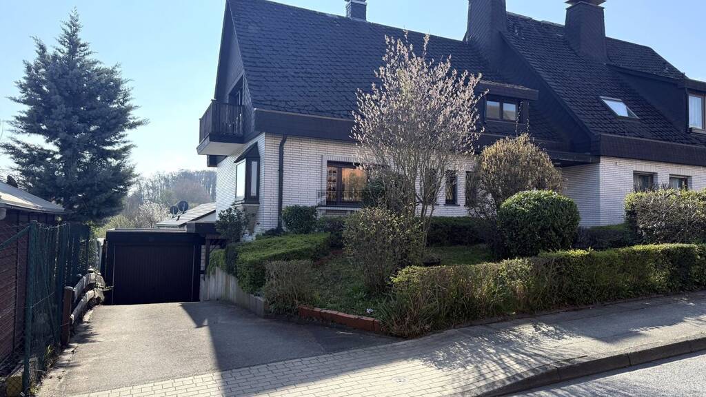 Doppelhaushälfte zum Kauf 359.000 € 5 Zimmer 140 m² 375 m² Grundstück Hochschulviertel Hagen 58093