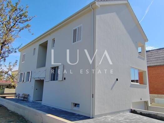 Haus zum Kauf 900.000 € 8 Zimmer 377 m² Kastela 0