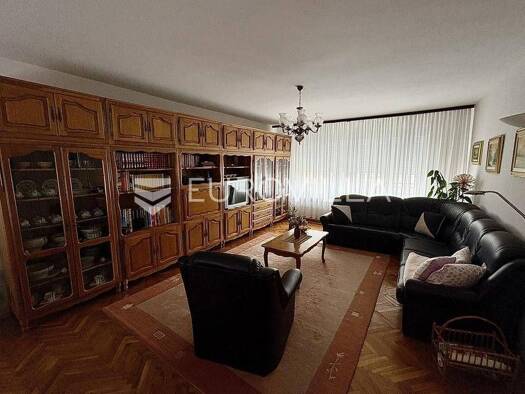 Haus zum Kauf 269.000 € 5 Zimmer 385 m² Centar Bjelovar