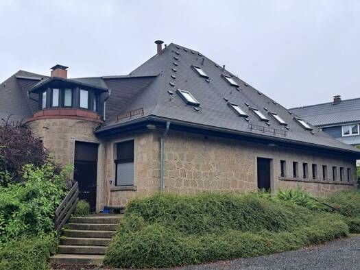 Wohnung zum Kauf 100.000 € 4 Zimmer 85 m² 1. Geschoss frei ab sofort Flecklstr.11 Neubau Fichtelberg 95686