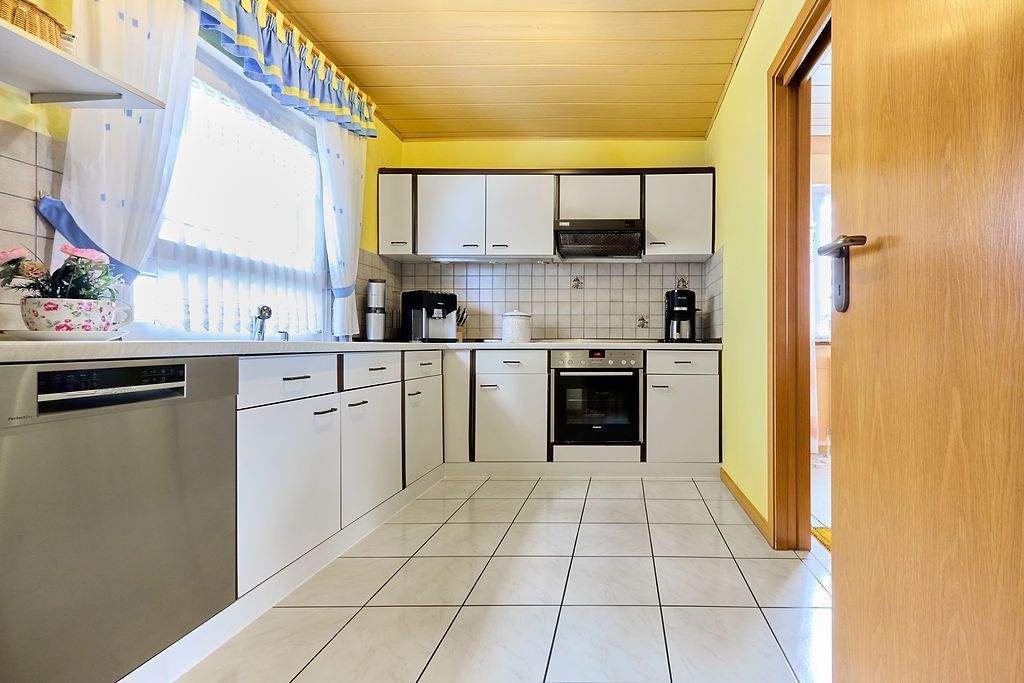 Immobilie in Obermeitingen - Ein Zuhause zum Ankommen: Gepflegtes Einfamilienhaus in ruhiger Lage - Bild 2