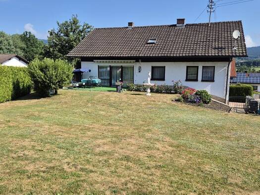 Einfamilienhaus zum Kauf 189.000 € 7 Zimmer 165 m² 717 m² Grundstück Arrach Arrach 93474
