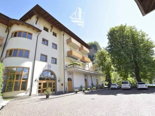 Mehrfamilienhaus zum Kauf 4.900.000 € 6.932 m² Bozen 39100